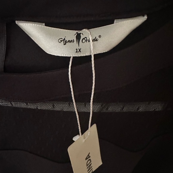 Chic Black Sheer Sleeve Blouse - Picture 5 of 6